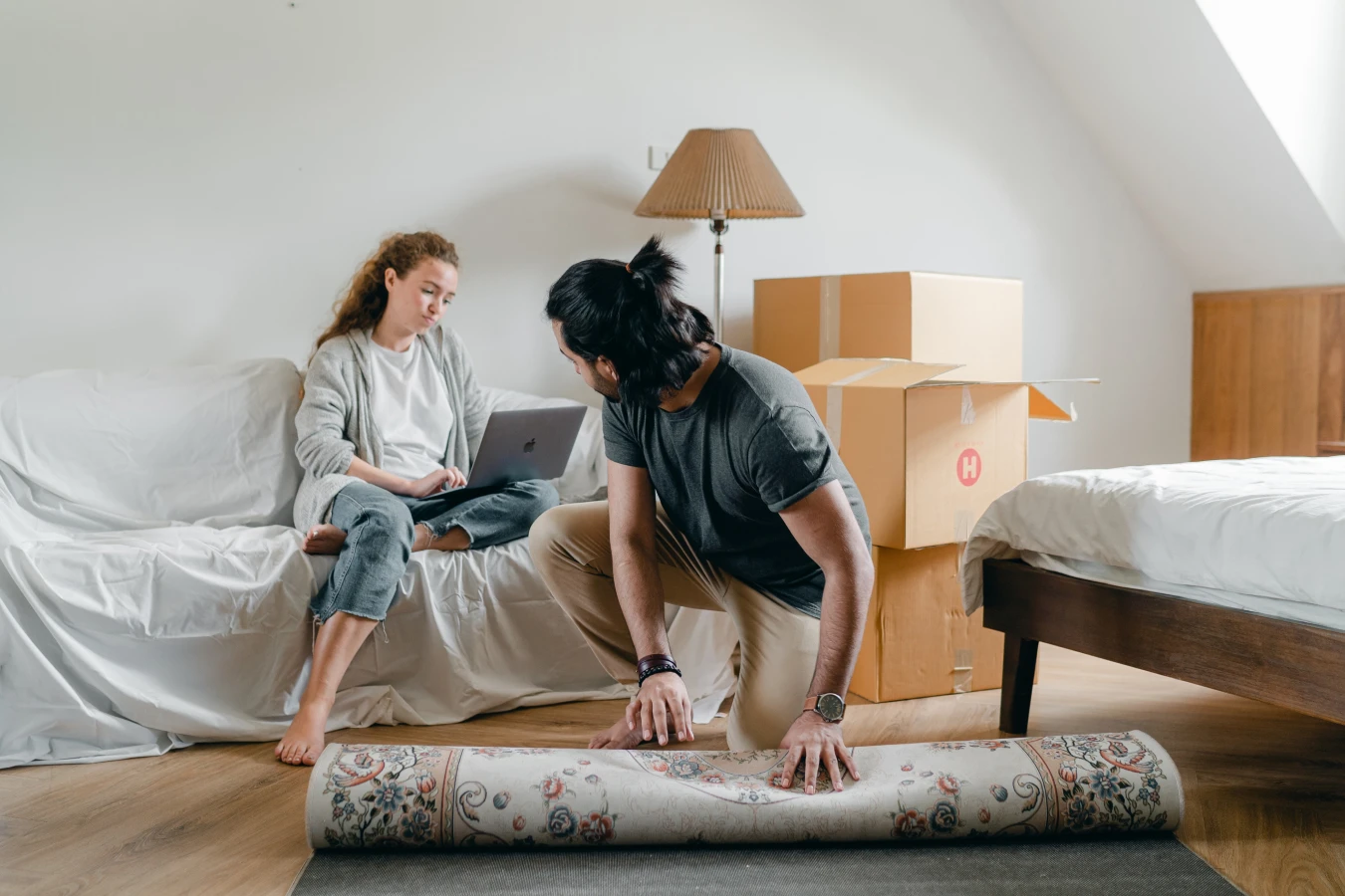 Couple moving out of a house; Use Final Offer to build trust and local marketing success