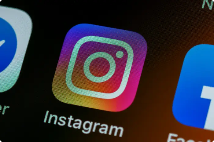 Facebook and Instagram social media app icons